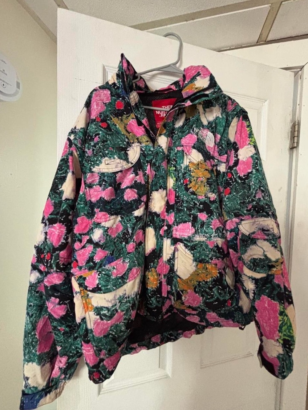 The North Face x Supreme Floral Jacket - Pink, Green, Black - Picture 2 of 5